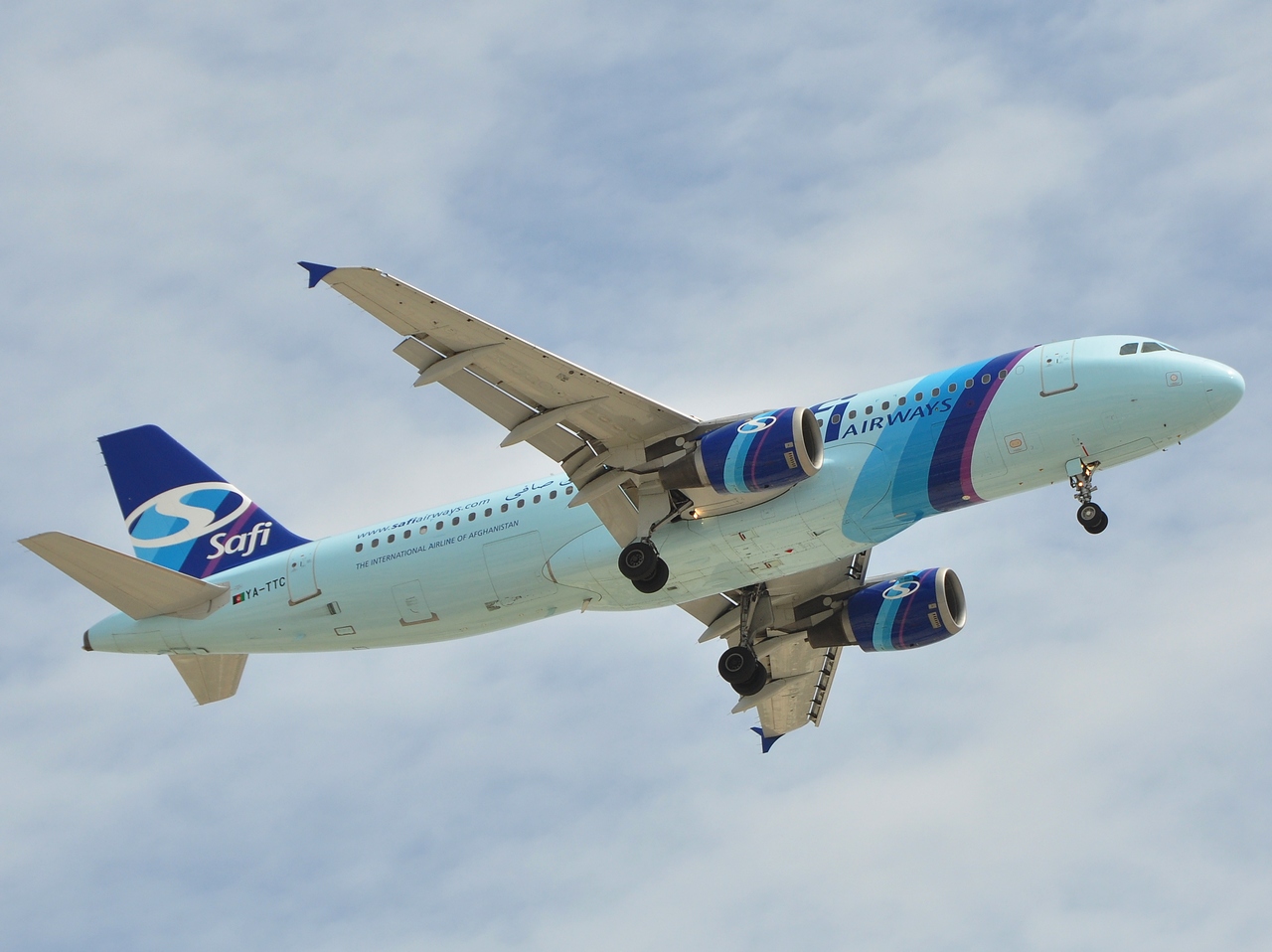 YA-TTC - A320-212 - Safi Airways - DXB - 07-04-2011