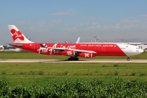 9M-XAB - A340-313E - AirAsia X - ORY - 26-06-2011c