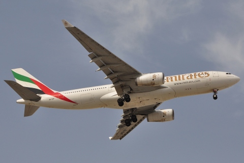 A6-EAF - A330-243 - Emirates - DXB - 07-04-2011