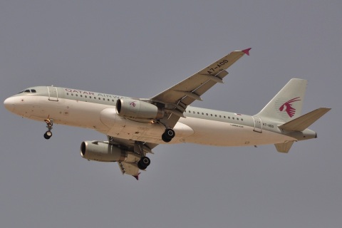 A7-ADD - A320-232 - Qatar Airways - DXB - 03-04-2011