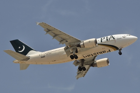 AP-BEB - A310-308 - PIA Pakistan International Airlines - DXB - 07-04-2011