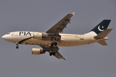 AP-BGN - A310-324 - PIA Pakistan International Airlines - DXB - 03-04-2011