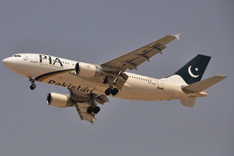 AP-BGP - A310-324 - PIA Pakistan International Airlines - DXB - 03-04-2011