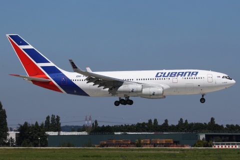 CU-T1251 - Ilyushin Il-96-300 - Cubana - ORY - 26-06-2011