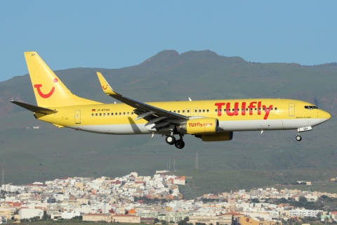 D-ATUH - 737-8K5(WL) - TUIfly - LPA - 18-02-2011b