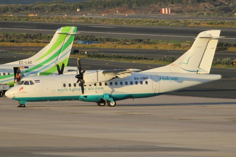 D4-CBQ - ATR 42-320 - Halcyon Air - LPA - 17-02-2011
