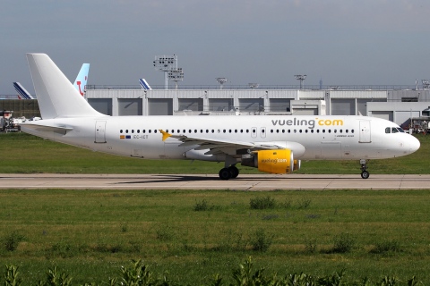EC-ICT - A320-211 - Vueling - ORY - 26-06-2011