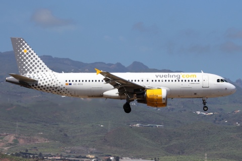 EC-KCU - A320-216 - Vueling - LPA - 18-02-2011