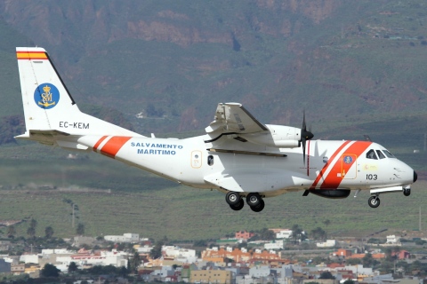 EC-KEM - Airtech_CN235_MPA - Persuader Sociedad Estatal de Salvamento y Seguridad Maritima - LPA - 18-02-2011b