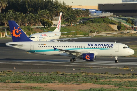 EC-KYZ - A320-214 - Iberworld - LPA - 18-02-2011b