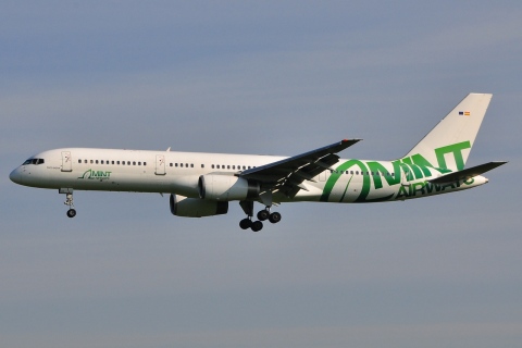EC-LBC - 757-28A - Mint Airways - BRU - 23-04-2011