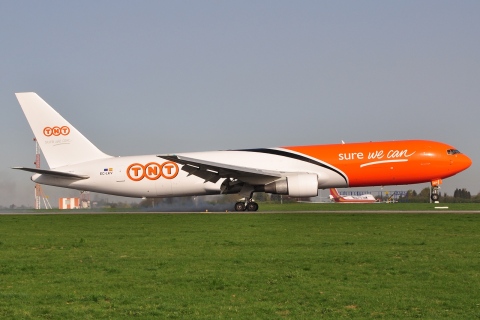 EC-LKV - 767-383(ER) - TNT Airways - LGG - 10-04-2011