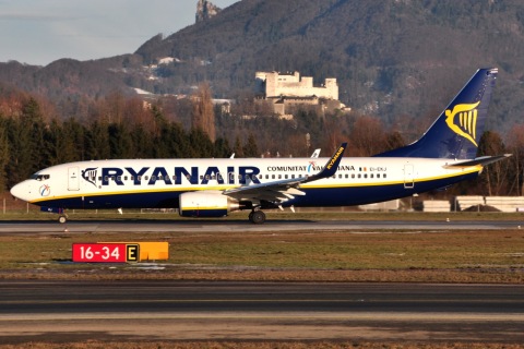 EI-EKJ - 737-8AS(WL) - Ryanair - SZG - 08-01-2011b