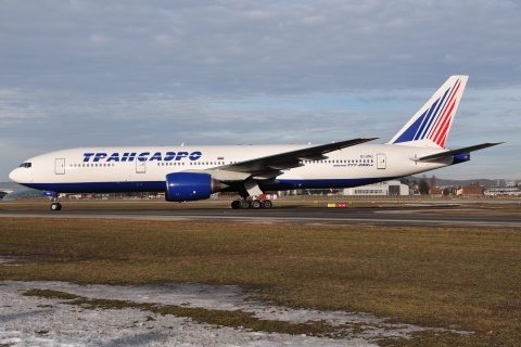 EI-UNU - 777-212(ER) - Transaero Airlines - SZG - 09-01-2011