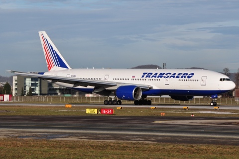 EI-UNU - 777-212(ER) - Transaero Airlines - SZG - 09-01-2011b