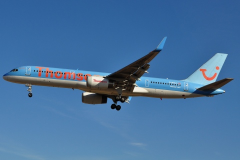 G-BYAX - 757-204(WL) - Thomson Airways - LPA - 19-02-2011