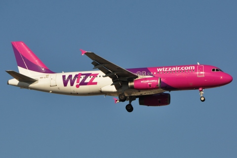 HA-LPC - A320-233 - Wizz Air - AYT - 27-08-2011