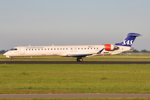 LN-RNL - CRJ-900LR - SAS Scandinavian Airlines - AMS - 04-07-2011