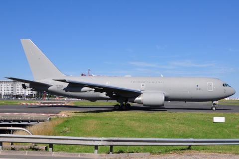 MM62229 - 767-2EYC - Italian Air Force-Aeronautica Militare - CDG - 26-06-2011
