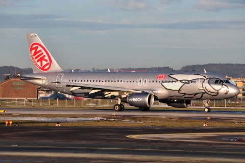 OE-LEA - A320-214 - Niki - SZG - 08-01-2011