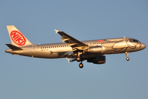 OE-LEE - A320-214 - Niki - AYT - 26-08-2011