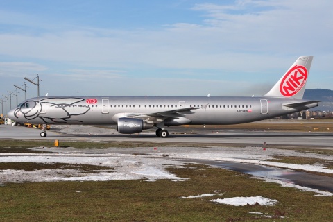 OE-LES - A321-211 - Niki - SZG - 09-01-2011b
