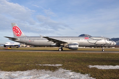 OE-LES - A321-211 - Niki - SZG - 09-01-2011c