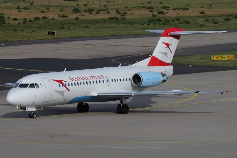 OE-LFL - Fokker 70 - Austrian Arrows - CGN - 12-06-2011