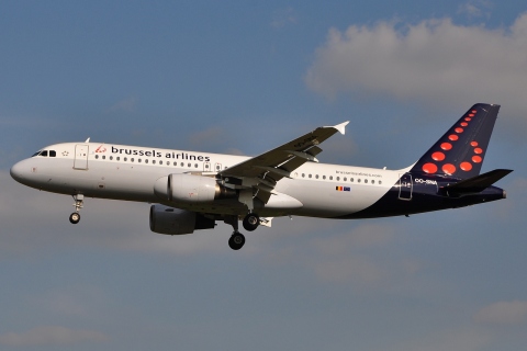 OO-SNA - A320-214 - Brussels Airlines - BRU - 04-05-2011