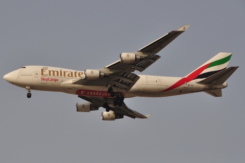 OO-THC - 747-4HAF(ER) - Emirates - DXB - 03-04-2011