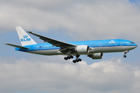 PH-BQP - 777-206(ER) - KLM Royal Dutch Airlines - AMS - 04-07-2011