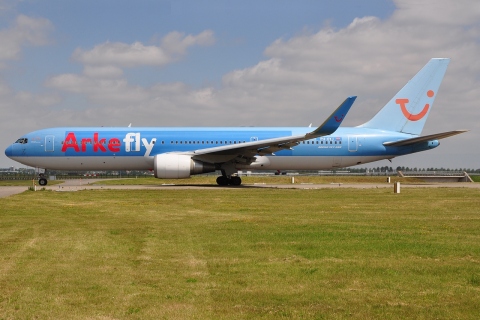 PH-OYJ - 767-304(ER)(WL) - Arkefly - AMS - 04-07-2011