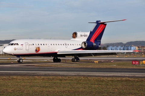 RA-42411 - Yakovlev Yak-42 - RusJet Aircompany - SZG - 09-01-2011b