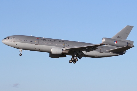 T255 - DC-10 - Royal Netherlands Air Force - LGG - 09-12-2011d