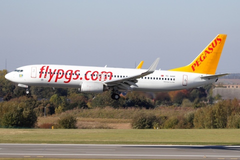 TC-AAH - 737-82R(WL) - Pegasus - LGG - 23-10-2011
