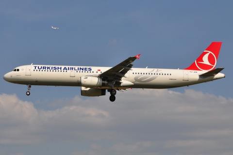 TC-JRN - A321-231 - Turkish Airlines - BRU - 04-05-2011
