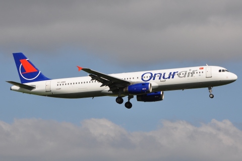 TC-ONS - A321-131 - Onur Air - AMS - 04-07-2011