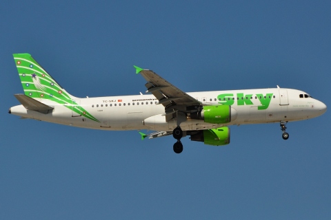 TC-SKJ - A320-211 - Sky Airlines - AYT - 26-08-2011