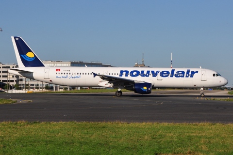 TS-IQB - A321-211 - Nouvelair Tunisie - CDG - 26-06-2011