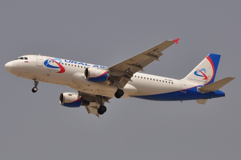 VP-BQY - A320-211 - Ural Airlines - DXB - 03-04-2011