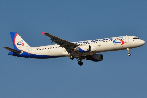 VQ-BDA - A321-211 - Ural Airlines - AYT - 27-08-2011