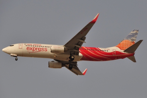 VT-AXN - 737-8HG(WL) - Air India Express - DXB - 03-04-2011