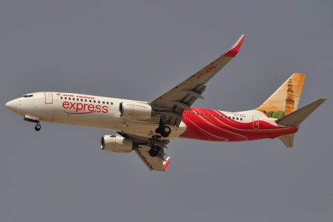 VT-AXQ - 737-8HG(WL) - Air India Express - DXB - 03-04-2011