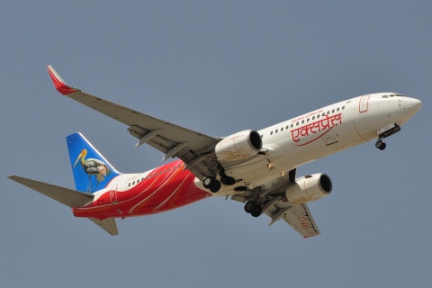 VT-AXT - 737-8HG(WL) - Air India Express - DXB - 08-04-2011