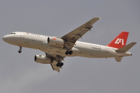VT-EPC - A320-231 - Indian Airlines - DXB - 03-04-2011