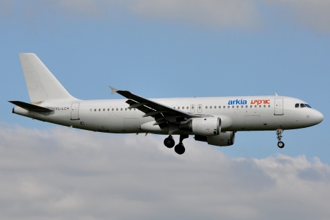 YL-LCH - A320-211 - Arkia _ Israeli Airlines - AMS - 04-07-2011