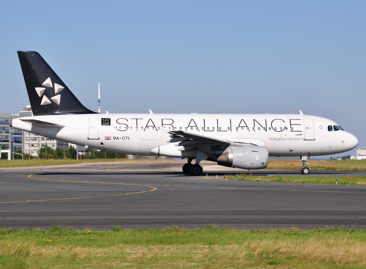 9A-CTI - A319-132 - Croatia Airlines - CDG - 10-08-2012b