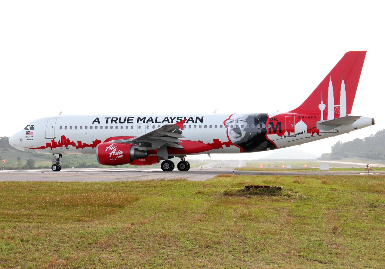 9M-AFO - A320-216 - AirAsia - HKT - 01-02-2012