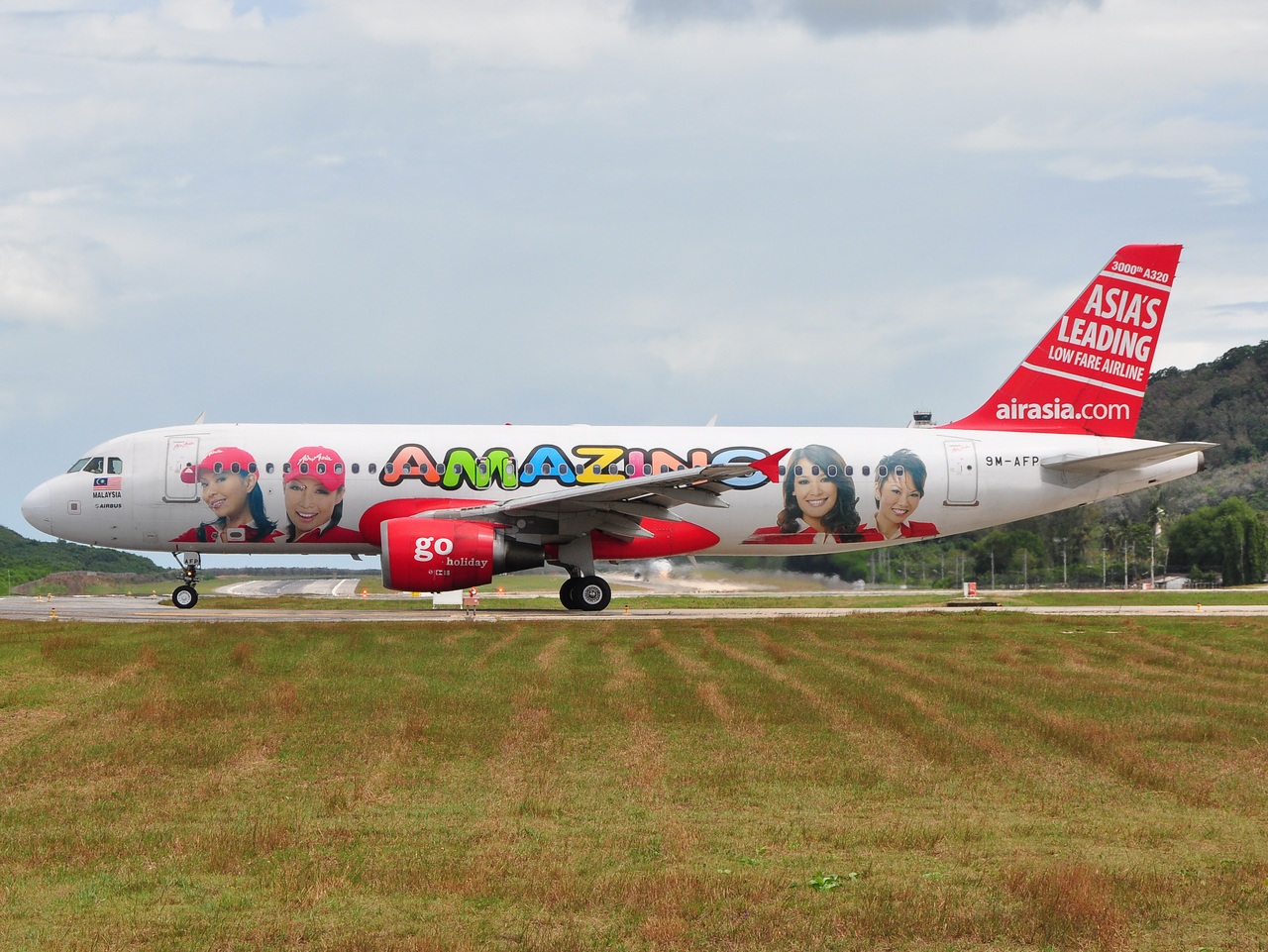 9M-AFP - A320-216 - AirAsia - HKT - 30-01-2012b