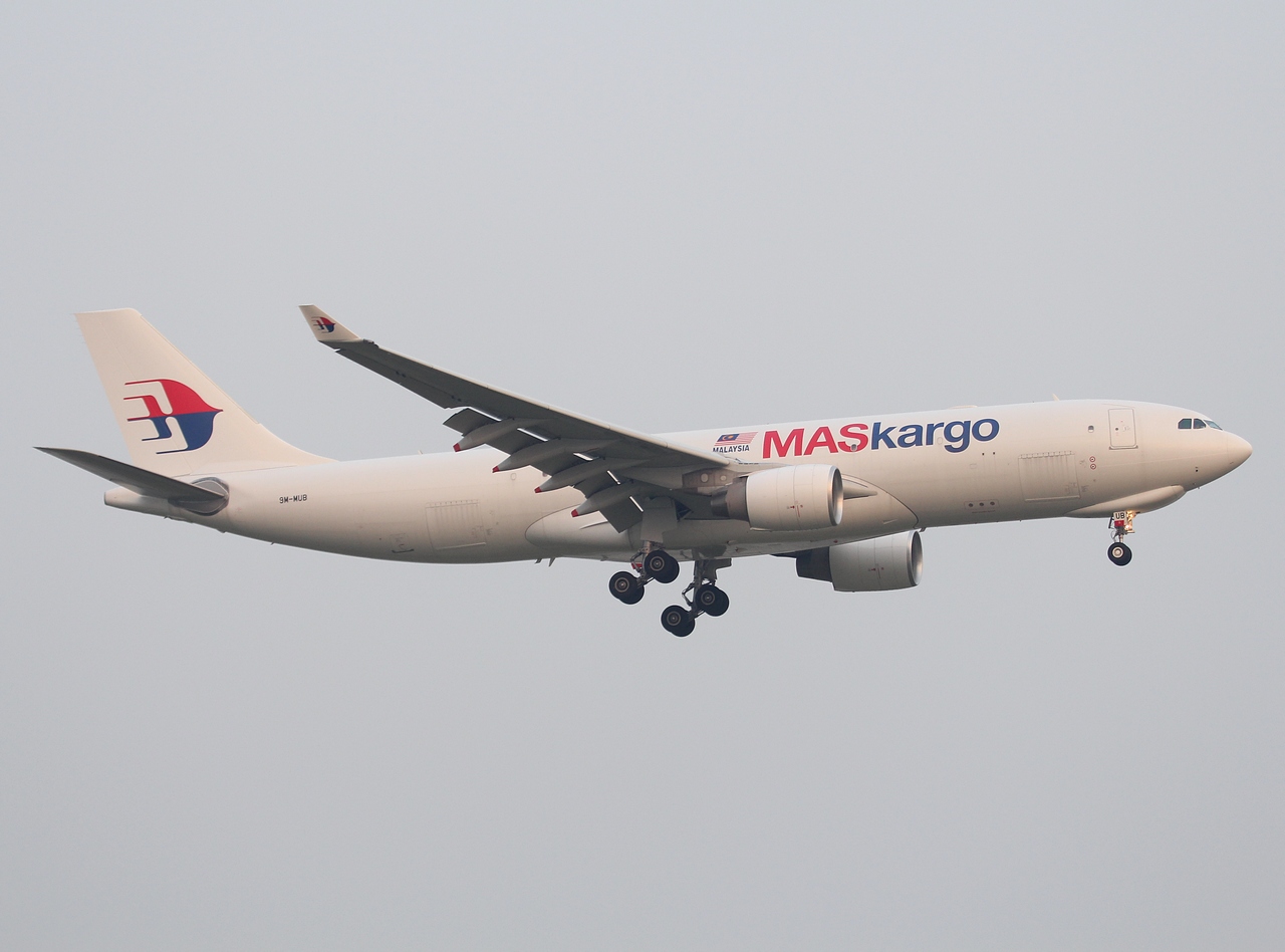 9M-MUB - A330-223F - Malaysia Airlines - BKK - 28-01-2012